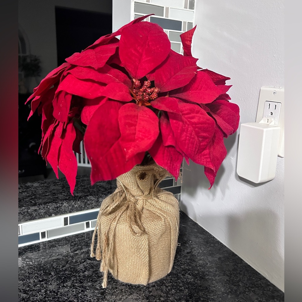 Artificial poinsettia
